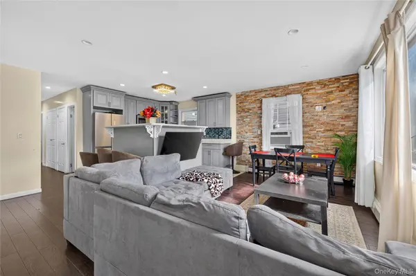 14330 185th ST, Springfield Gardens, NY 11413