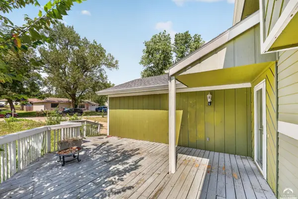2612 Cimarron DR, Lawrence, KS 66046
