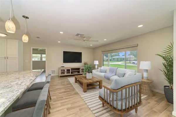 2011 37TH ST W, Bradenton, FL 34205