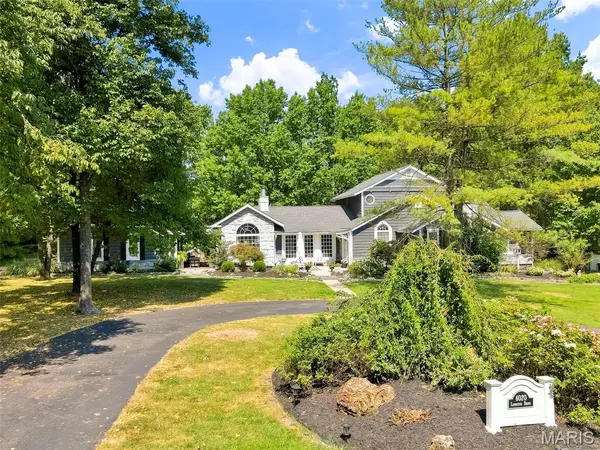 6020 Lafayette DR, Weldon Spring, MO 63304