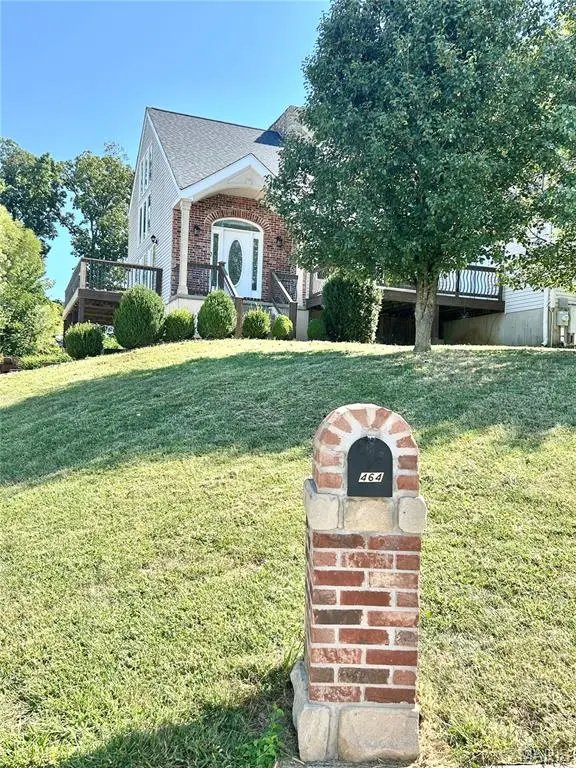 464 Legacy LN, Villa Ridge, MO 63089