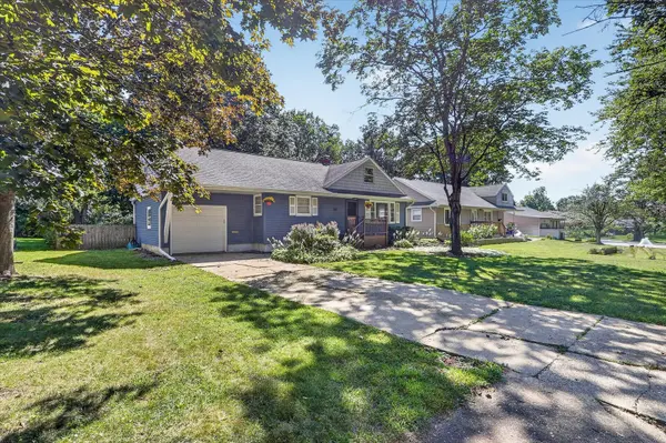 1617 Gorham PL, Rockford, IL 61107