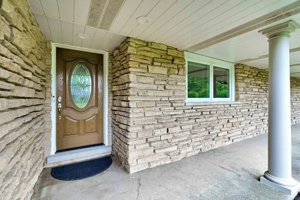 22W689 Elmwood DR, Glen Ellyn, IL 60137