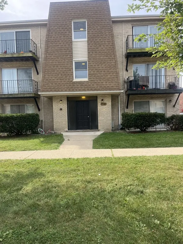 7041 99th ST #3W, Chicago Ridge, IL 60415