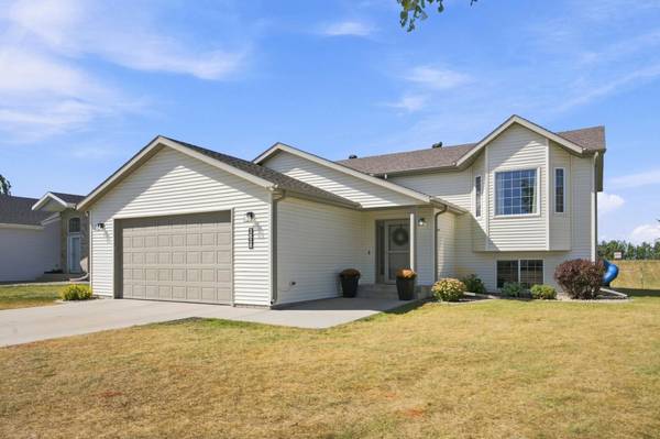 3858 12TH ST W, West Fargo, ND 58078