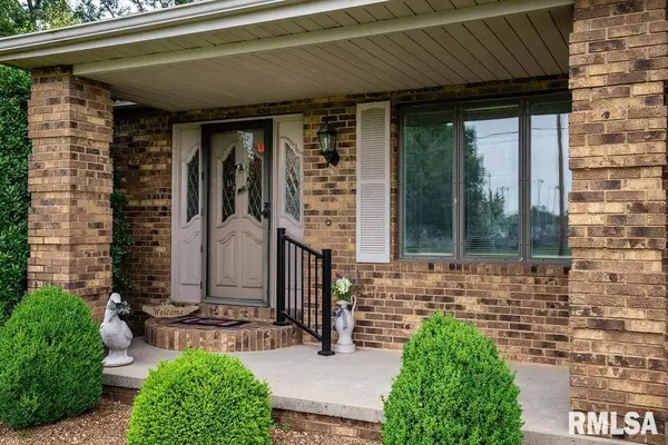 604 E CLARK ST, Marion, IL 62959