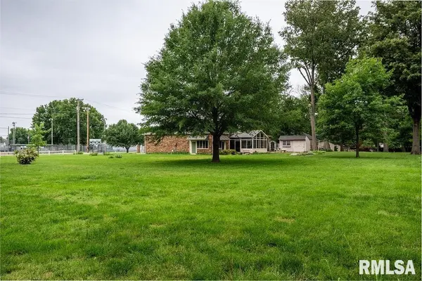 604 E CLARK ST, Marion, IL 62959