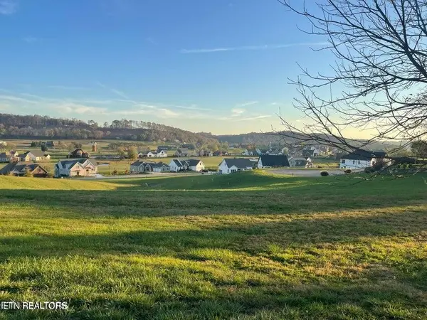 651 Eagle Pt Drive, Loudon, TN 37774