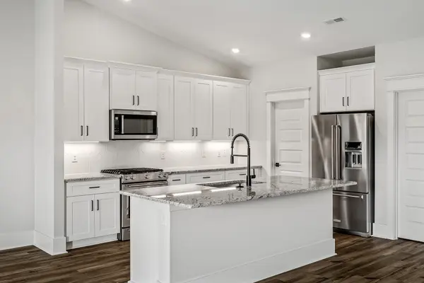 713 Brownlow Rd, White House, TN 37188