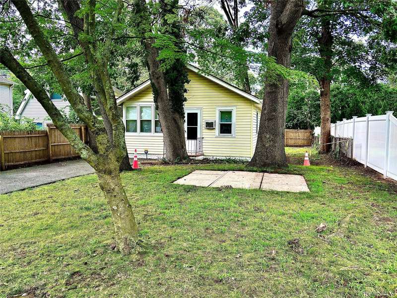 103 Maple ST, Lake Grove, NY 11755