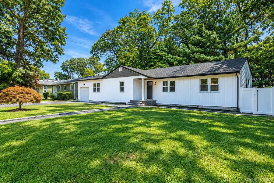 93 Putnam AVE, West Babylon, NY 11704