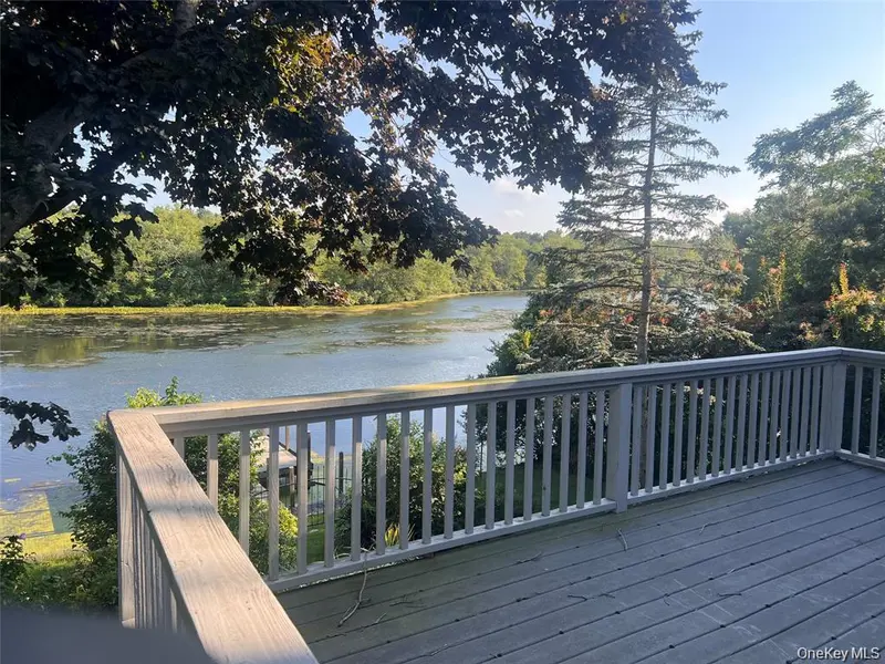 1375 West Main ST, Riverhead, NY 11901