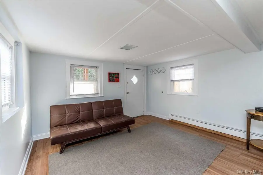 28 E Walnut ST, Long Beach, NY 11561