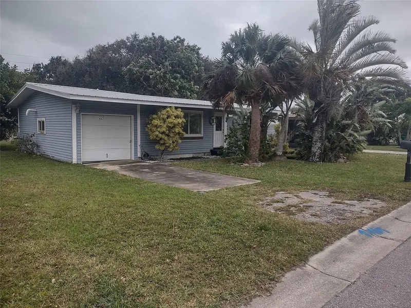 227 WOODLAND AVE, Cocoa Beach, FL 32931