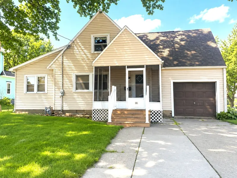 1103 5th AVE, Sterling, IL 61081