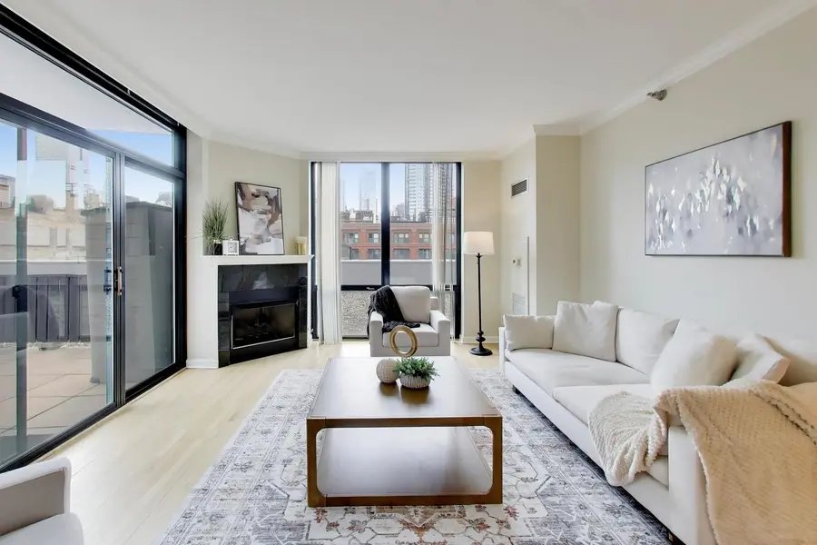 435 W ERIE ST #701, Chicago, IL 60654