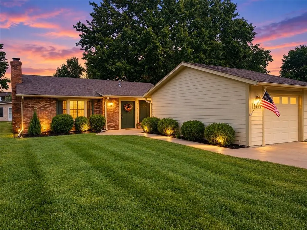 1404 W Stone BLVD, Raymore, MO 64083