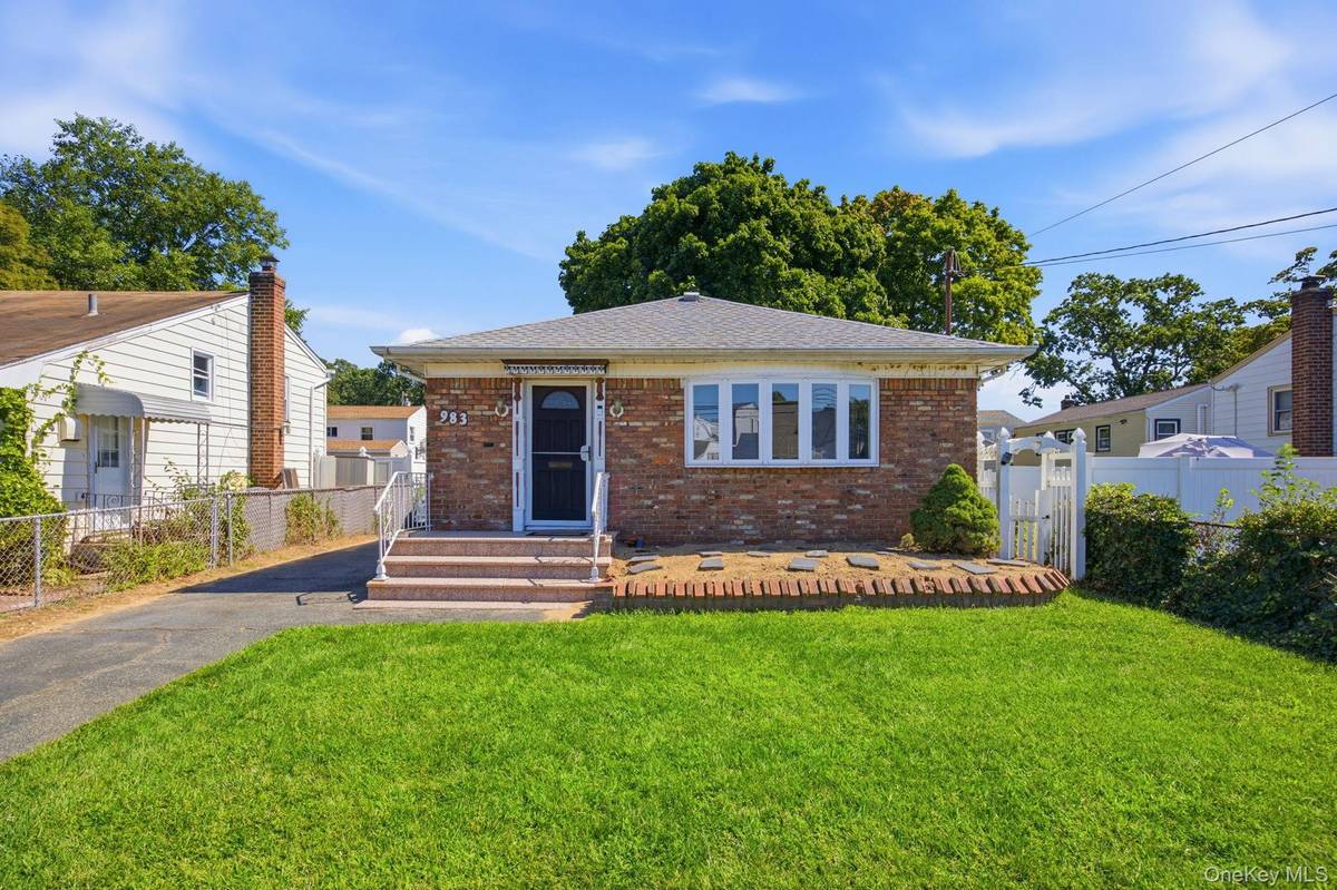 983 Cayuga RD, West Hempstead, NY 11552
