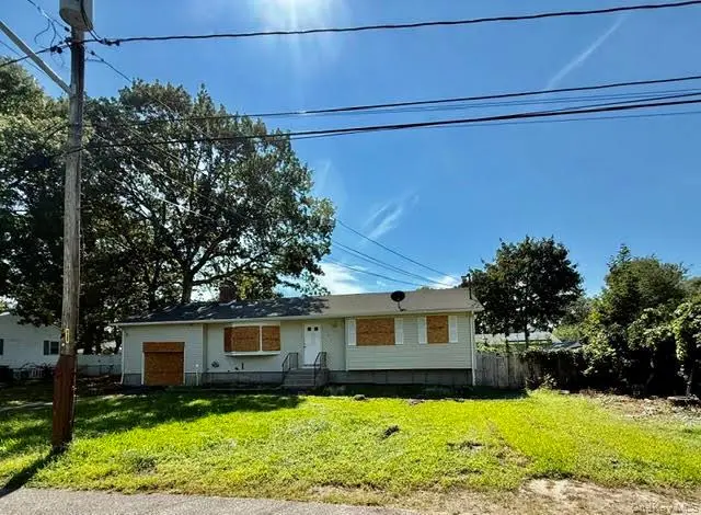 76 Wilson AVE, Mastic Beach, NY 11951