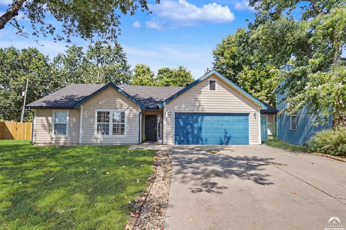 3424 Chance LN, Lawrence, KS 66047
