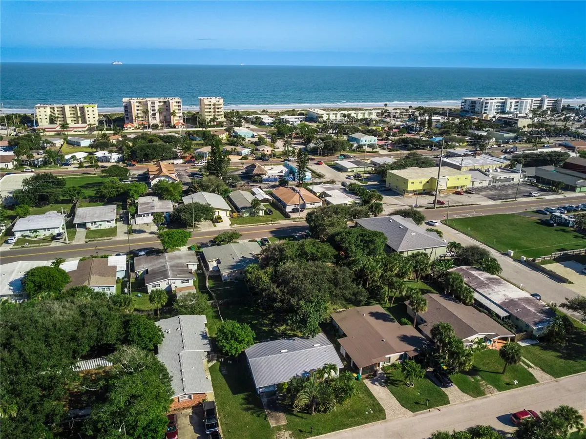 227 WOODLAND AVE, Cocoa Beach, FL 32931