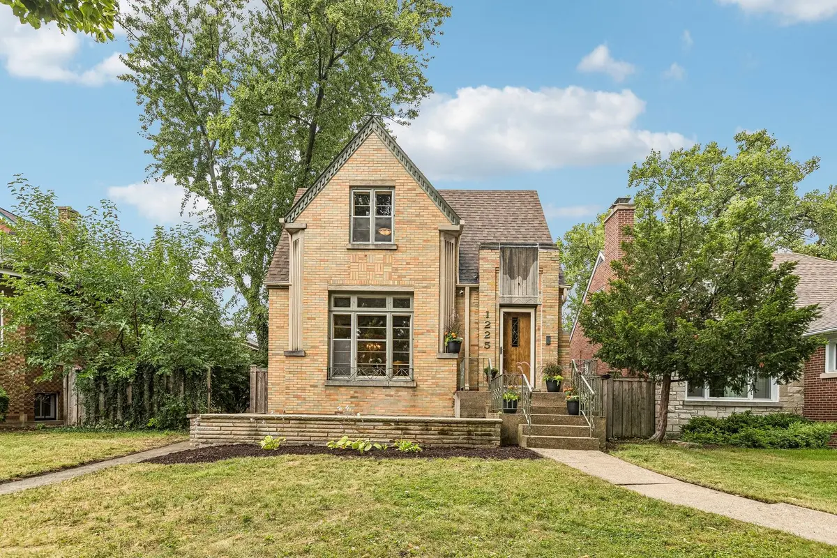 1225 N Grove AVE, Oak Park, IL 60302