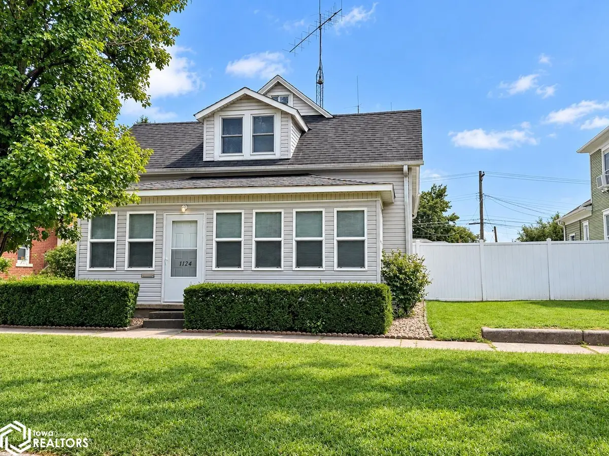1124 Avenue D, Fort Madison, IA 52627