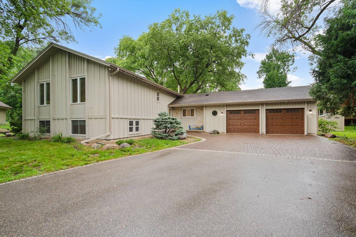 17110 28th PL N, Plymouth, MN 55447