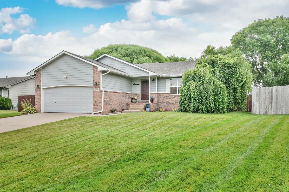 1601 N Cleary Lane, Goddard, KS 67052-8543