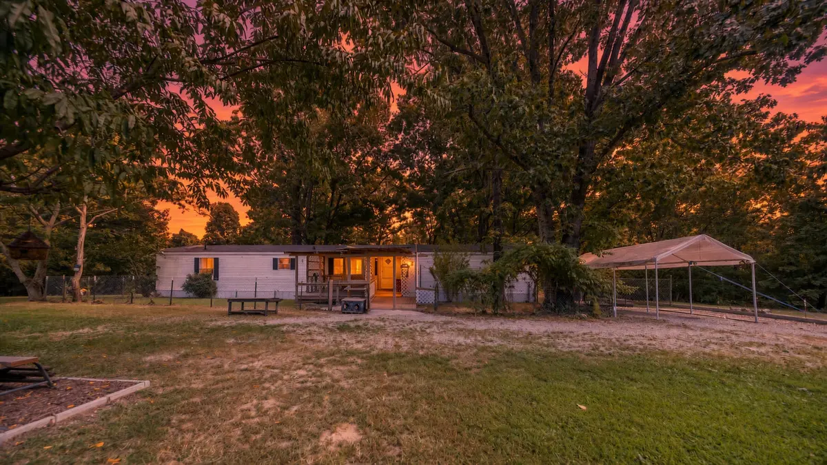 5155 County Road 3380, Willow Springs, MO 65793