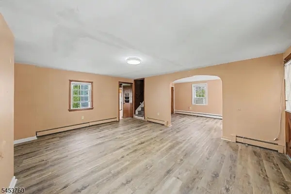 11 Axford Ave, Oxford Twp., NJ 07863