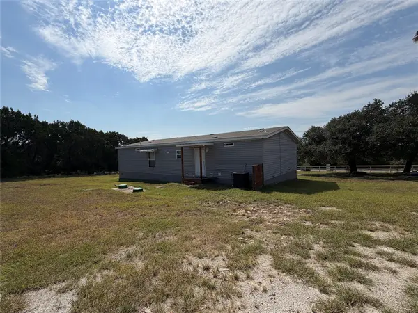 873-879 Lonesome TRL, Driftwood, TX 78619