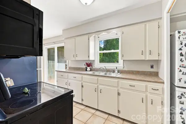14 E Indiana AVE, Asheville, NC 28806