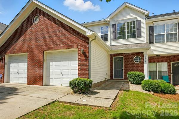 12244 Stratfield Place CIR, Pineville, NC 28134