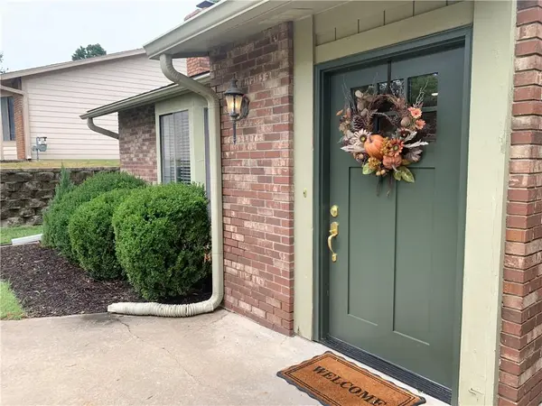 1404 W Stone BLVD, Raymore, MO 64083
