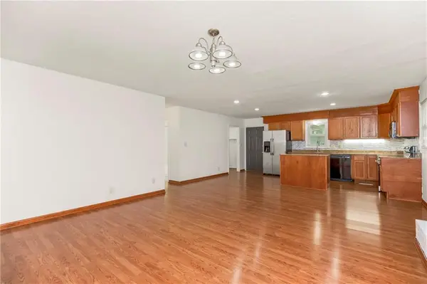 8226 McGee ST, Kansas City, MO 64114
