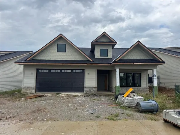1974 Harvest RD, Liberty, MO 64068