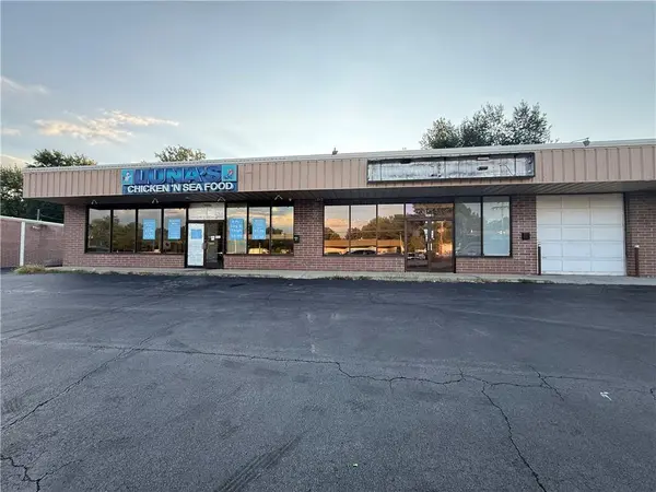 7403 N Oak Trafficway, Gladstone, MO 64118