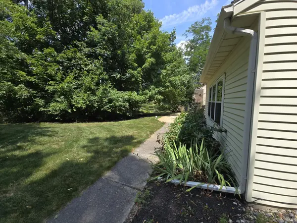4908 Oak Mast TRL, Fort Wayne, IN 46804