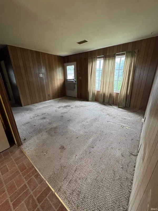 107 Ruby RD, Attica, IN 47918