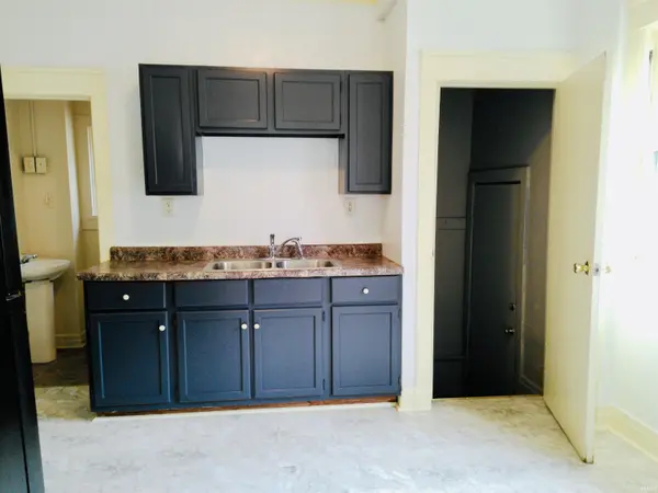 1227 Napier ST, South Bend, IN 46601-2636