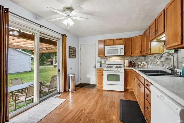 19238 State Line RD, South Bend, IN 46637