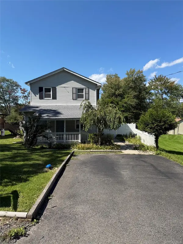 18 Sunset TRL, Pine Bush, NY 12566
