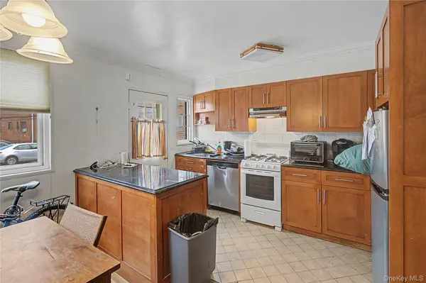 69-65 218th ST #Duplex, Oakland Gardens, NY 11364