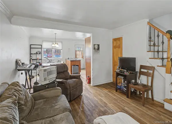 69-65 218th ST #Duplex, Oakland Gardens, NY 11364