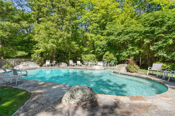 29 Bender WAY, Pound Ridge, NY 10576