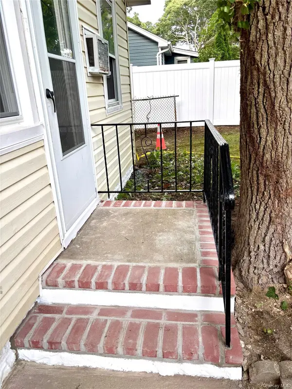 103 Maple ST, Lake Grove, NY 11755