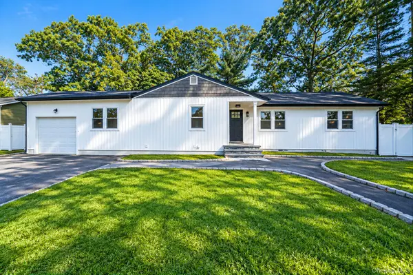 93 Putnam AVE, West Babylon, NY 11704