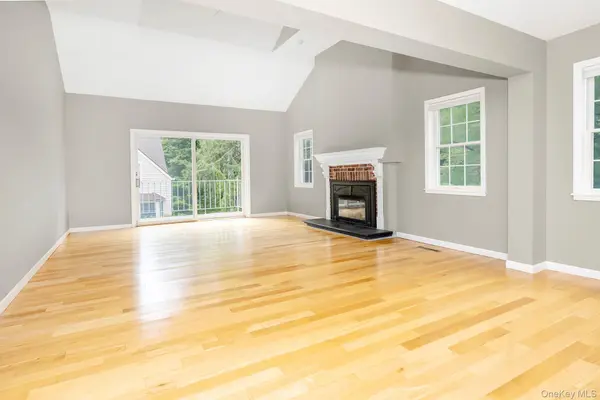 24 Millbrook Hollow LN, Millbrook, NY 12545