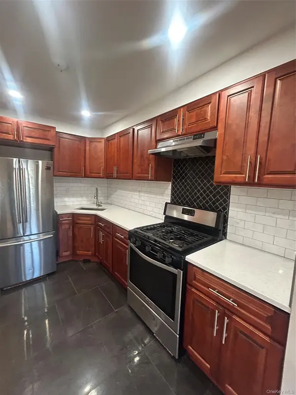83-54 265th ST, Glen Oaks, NY 11004
